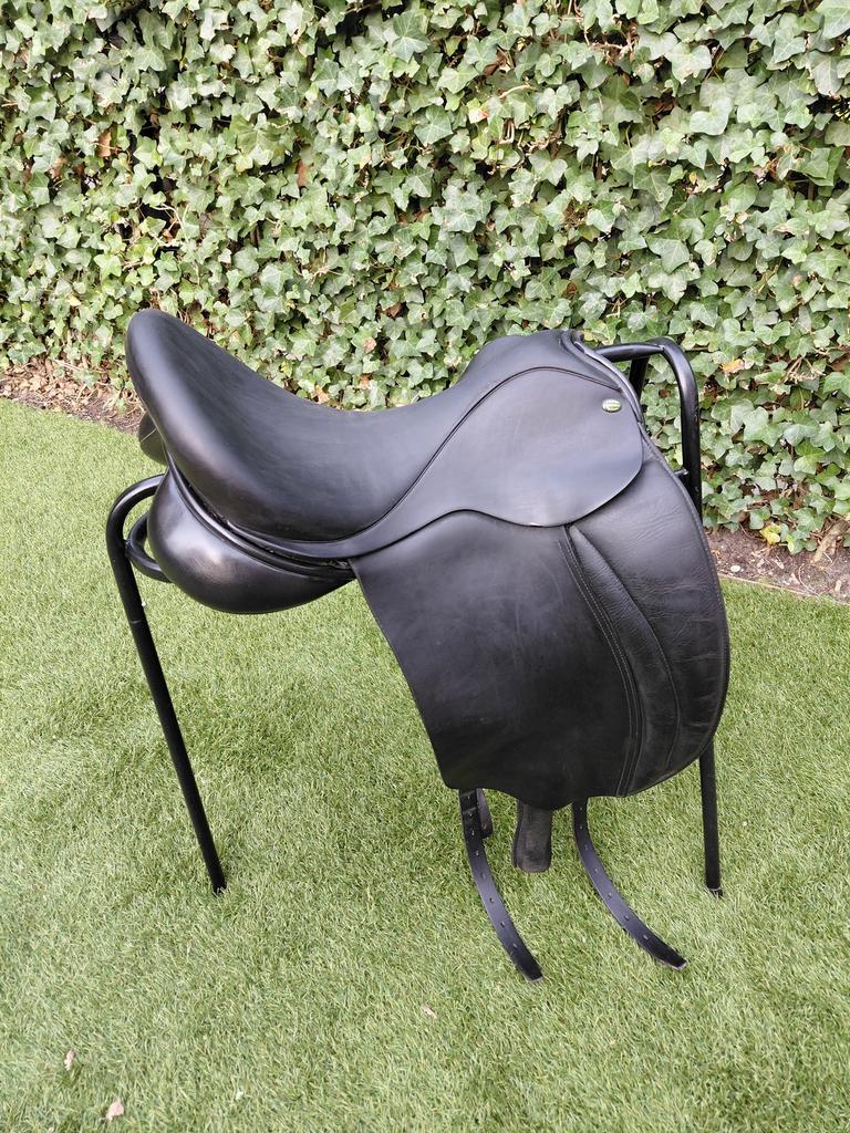 Hulsebos dressuurzadel 17,5 inch zeer goede staat!, Dieren en Toebehoren, Ophalen, Zo goed als nieuw, Dressuur