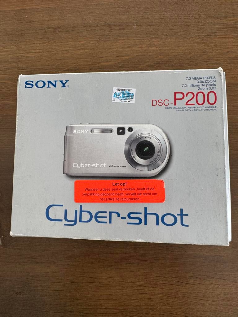 Sony Cyber-shot DSC-P200 Digitale Compact Camera 7.2 MP, Compact, Ophalen of Verzenden, Zo goed als nieuw, Sony