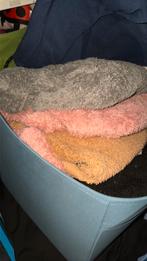 Heel veel truien hoedies joggingbroek sets, Dieren en Toebehoren, Hondenmanden, Ophalen, Zo goed als nieuw, Overige