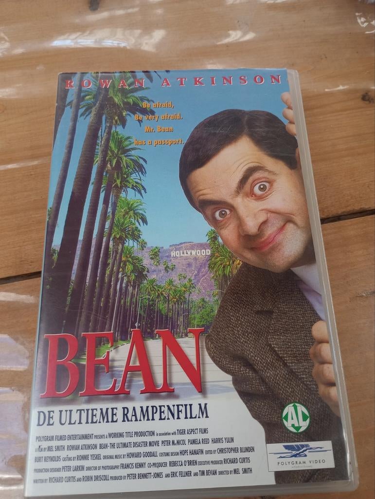 Bean: De Ultieme Rampenfilm (VHS), Cd's en Dvd's, VHS | Film, Gebruikt, Komedie, Alle leeftijden, Ophalen of Verzenden