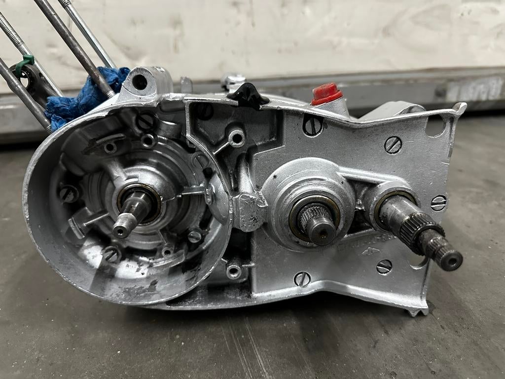 Ronde 4 bak met volle krukas, Ophalen, Zo goed als nieuw, Blok