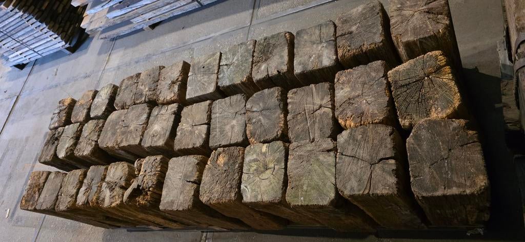 Oude eiken sokkels | 50 x 20 x 25 cm | Geborsteld, Doe-het-zelf en Verbouw, Hout en Planken, Gebruikt, Eiken, Overige typen, Ophalen of Verzenden