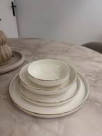 Wit servies met gouden rand, Ophalen, Zo goed als nieuw, Effen, Porselein