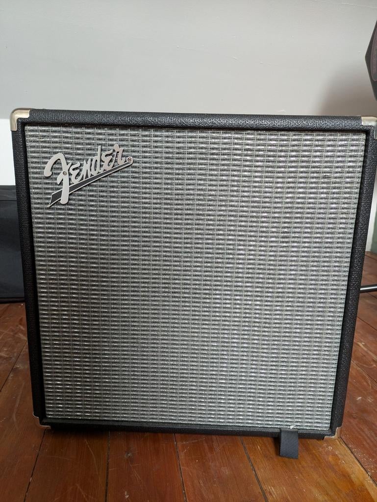 Fender Rumble 40 basversterker, Muziek en Instrumenten, Versterkers | Bas en Gitaar, Ophalen of Verzenden, Zo goed als nieuw, Minder dan 50 watt