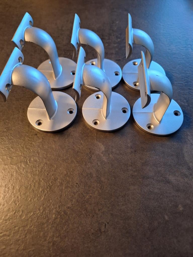 6 aluminium trapleuning steunen, Ophalen of Verzenden, Zo goed als nieuw