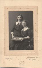 Kabinet foto - Chef Kreuger - Koningstraat -Den Helder, Gebruikt, Verzenden, Foto, Klederdracht