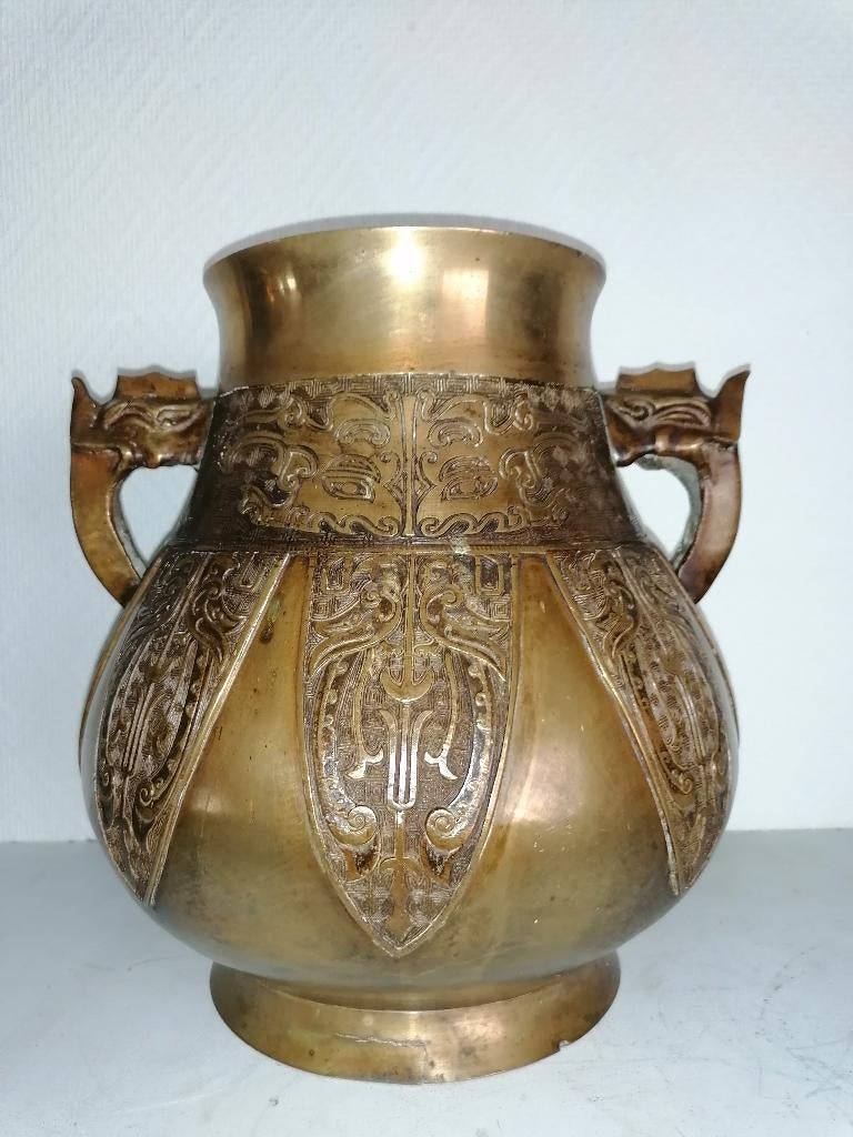 antiek rituele altaar vaas, Ophalen