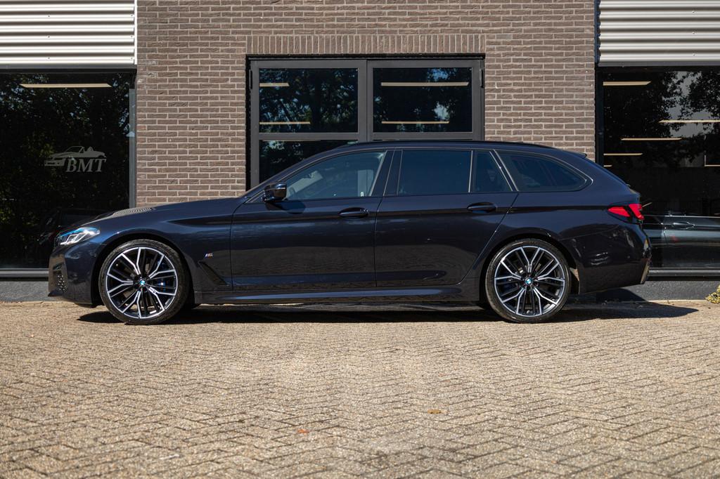 BMW 5 Serie 540i G31 Touring xDrive High Executive M Sport /, Auto's, Automaat, Gebruikt, Zwart, Vierwielaandrijving