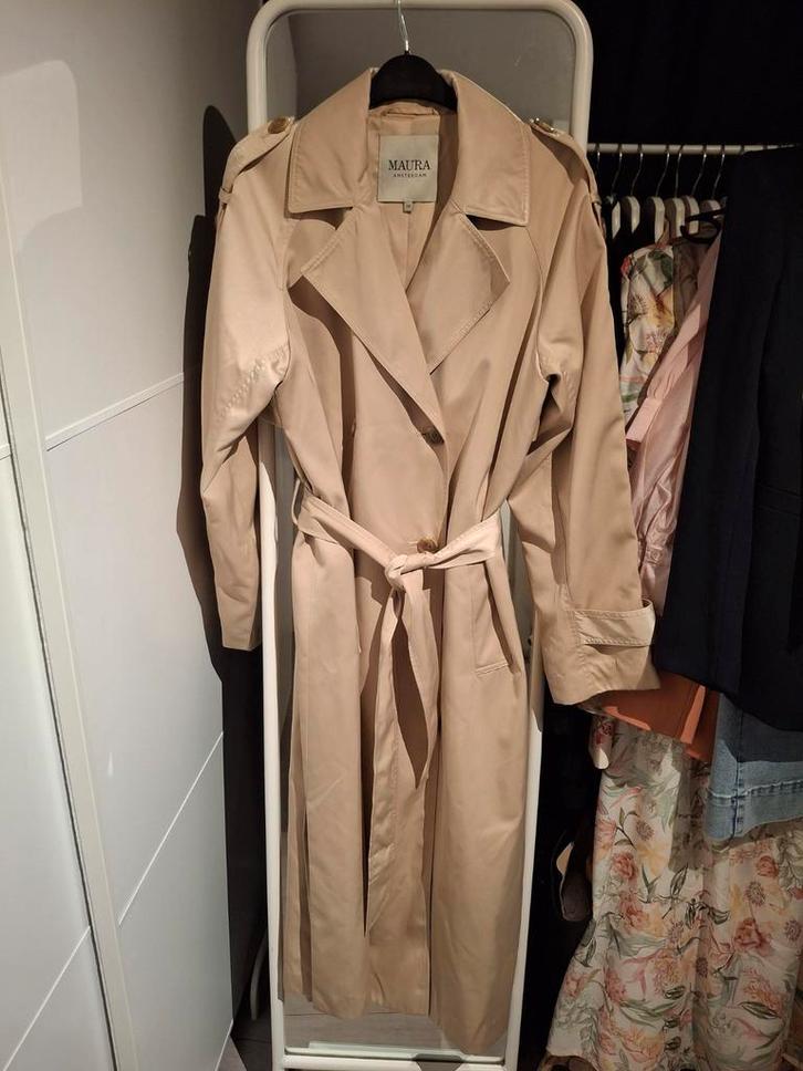 Maura Amsterdam trenchcoat, Kleding | Dames, Jassen | Zomer, Zo goed als nieuw, Maat 36 (S), Beige, Ophalen of Verzenden