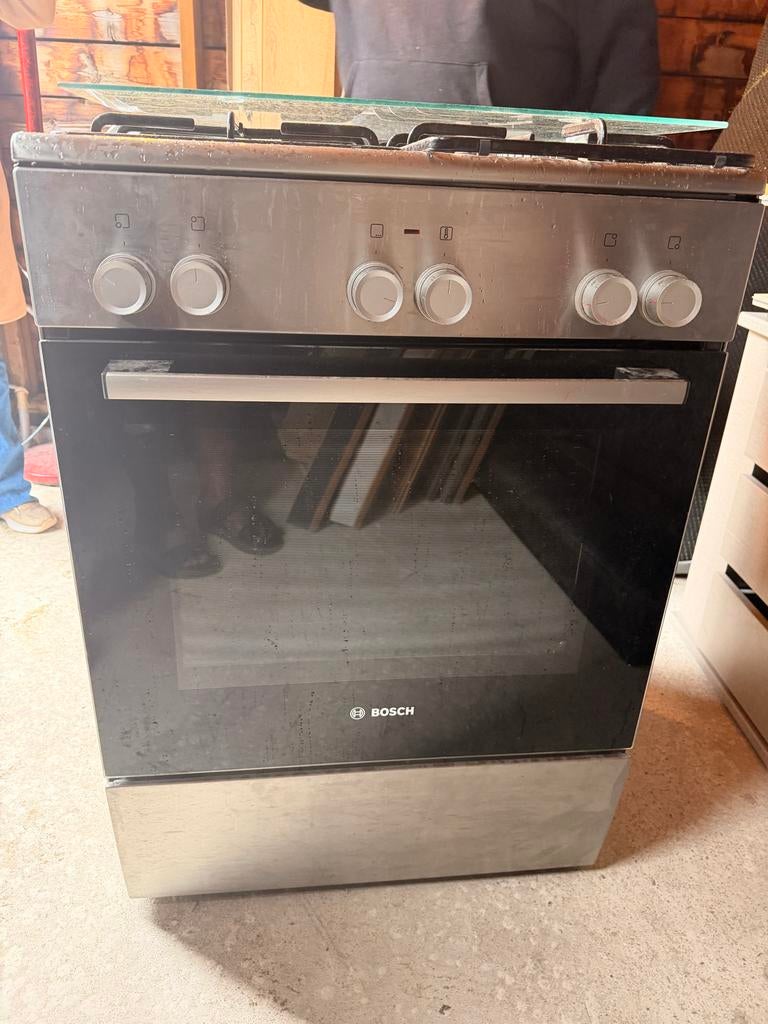 Bosch fornuis met oven, Gebruikt, Gas, 85 tot 90 cm, 4 kookzones