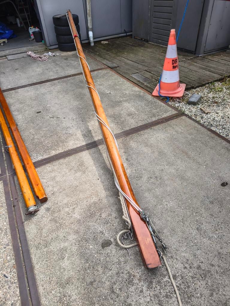 Houten mast voor 16m2 BM zeilboot - Goed in de lak, Ophalen, Gebruikt, Overige typen