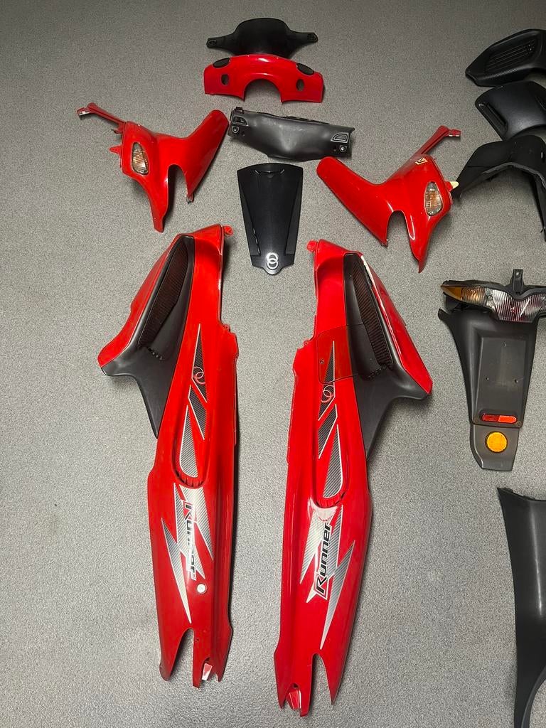 Gilera runner binnen en buitenkappenset, Gebruikt, Overige modellen, Maximaal 45 km/u, Ophalen of Verzenden