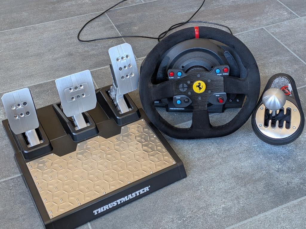 Thrustmaster T300 Ferrari Integral incl T-LCM en shifter, Ophalen, Gebruikt, Trustmaster