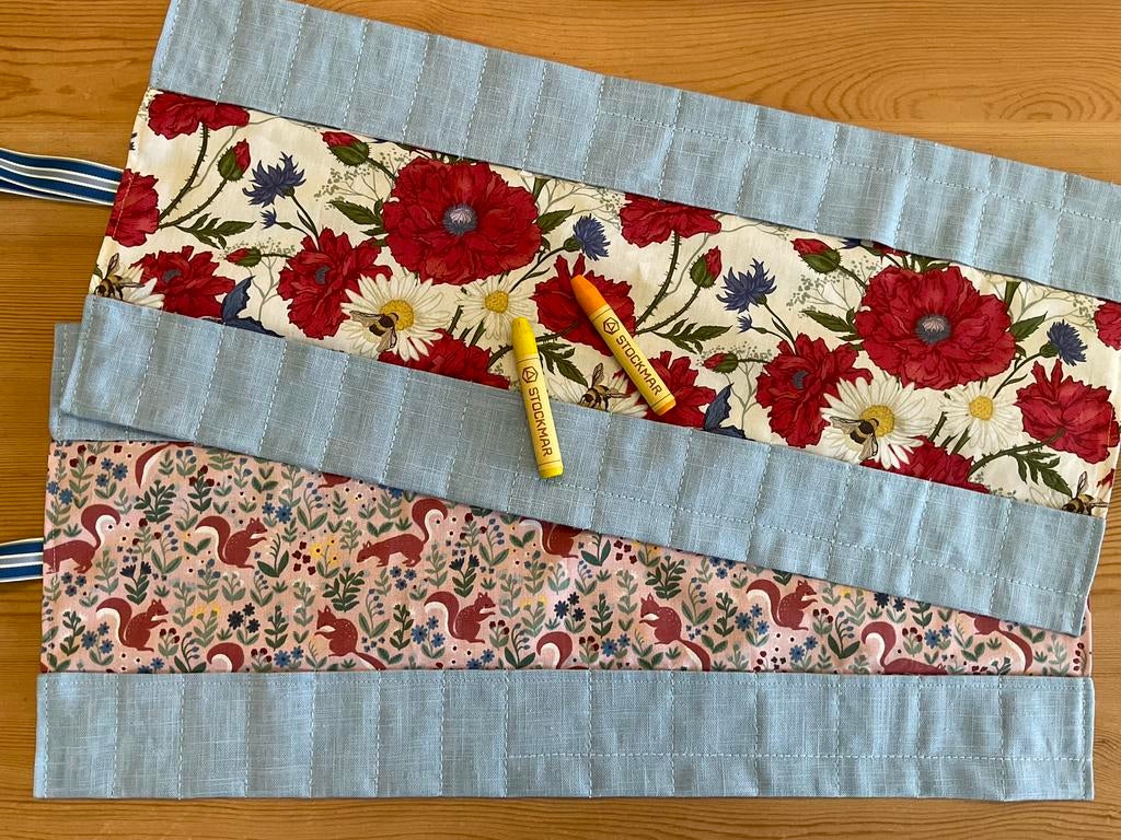 Krijtrol van Linnen 14 blokjes/staafjes roletui Waldorf, Leeuwarden, Handgemaakt, Overige typen, Nieuw