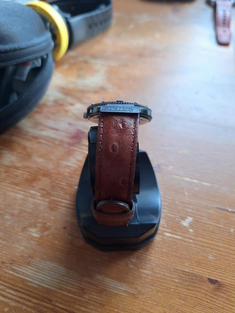 Horloge is van Mercedes Benz is nooit gedragen zit in het or, Ophalen of Verzenden, Staal, Overige merken, 1960 of later