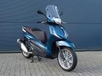 PIAGGIO NEW BEVERLY 300 HPE 2023 blue ZGAN weinig km, Scooter, Onbekend, Onbekend, Minimaal motorrijbewijs A2