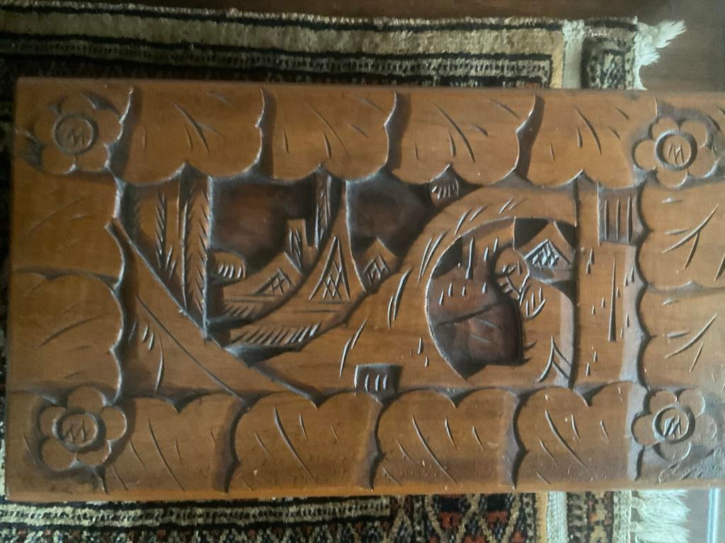 Decoratief houten kistje met houtsnijwerk, Ophalen of Verzenden, Gebruikt, Overige houtsoorten, Minder dan 50 cm