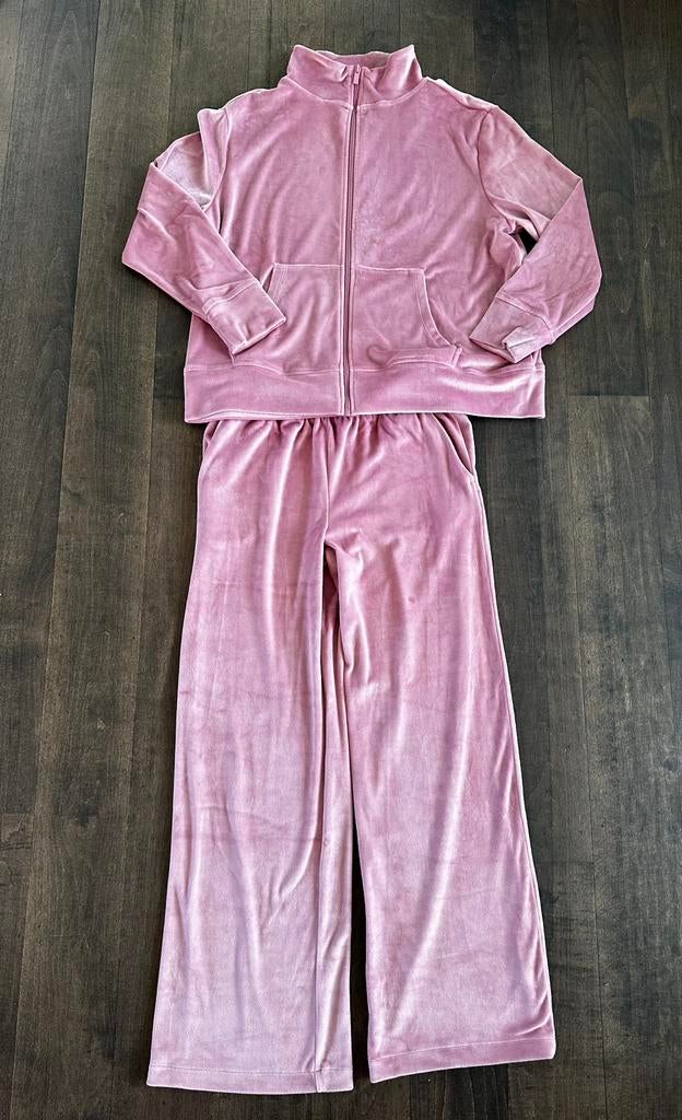 Christian Berg velours huispak roze jas maat L -broek maat S, Kleding | Dames, Ophalen of Verzenden, Zo goed als nieuw, Maat 38/40 (M)