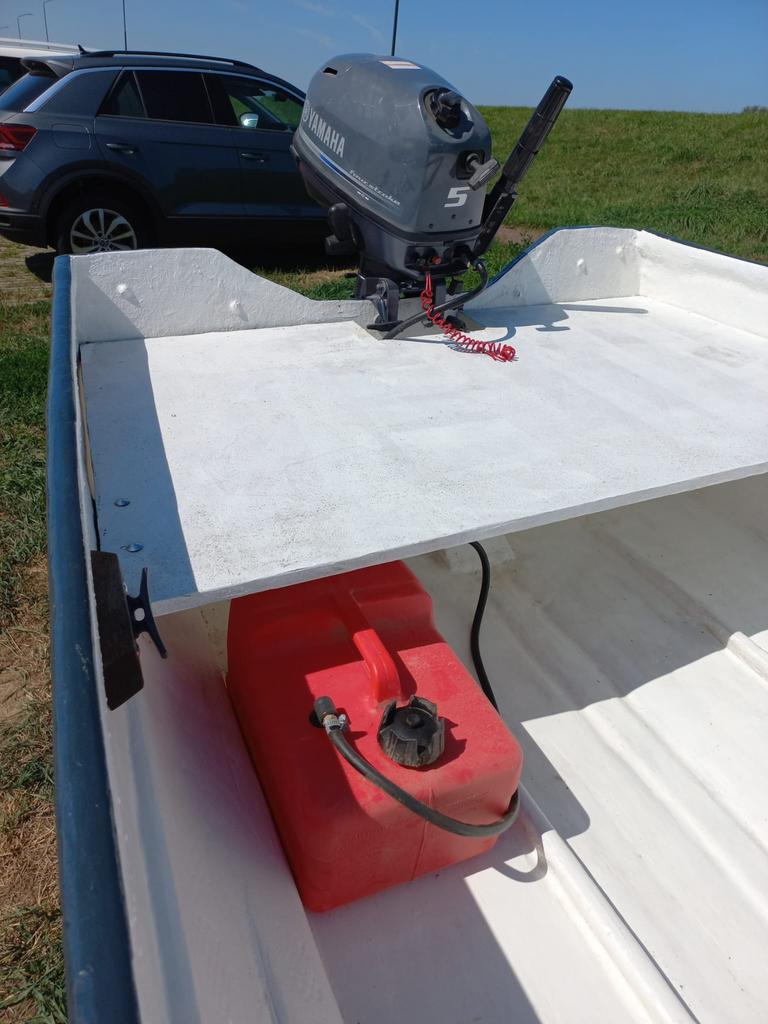 Polyester boot zonder motor, Watersport en Boten, Vis- en Consoleboten, Zo goed als nieuw, Tot 10 pk, 3 tot 6 meter, Benzine, Geen motor