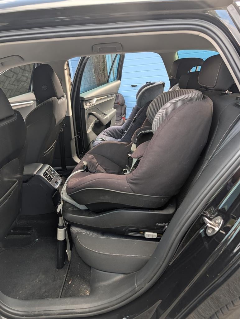 Maxi Cosi Pearl autostoel met FamilyFix base, Kinderen en Baby's, Autostoeltjes, Verstelbare rugleuning, Gebruikt, 9 t/m 18 kg