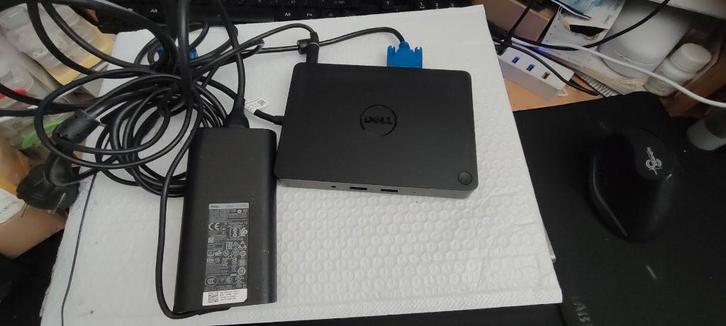 Dell Dockingstation WD15, Computers en Software, Dockingstations, Zo goed als nieuw, Docking station, Laptop, Ophalen of Verzenden
