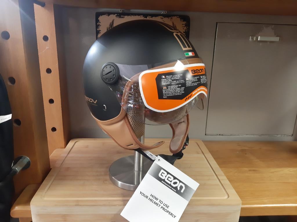 Beon design helm maat S scooter brommer helm snorfiets helm, Pascalstraat 6 1704 RD Heerhugowaard, Dames, Jethelm, Ophalen of Verzenden