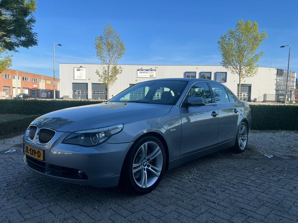 BMW 5 Serie 545i Executive (bj 2004, automaat), Automaat, Achterwielaandrijving, 8 cilinders, 2000 kg