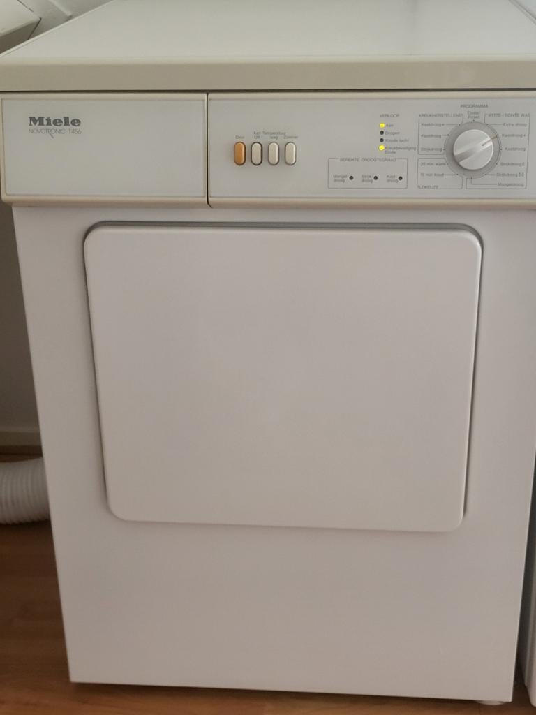 Miele luchtafvoerdroger met 1.25m slang, Ophalen, 6 tot 8 kg, Gebruikt, Luchtafvoer