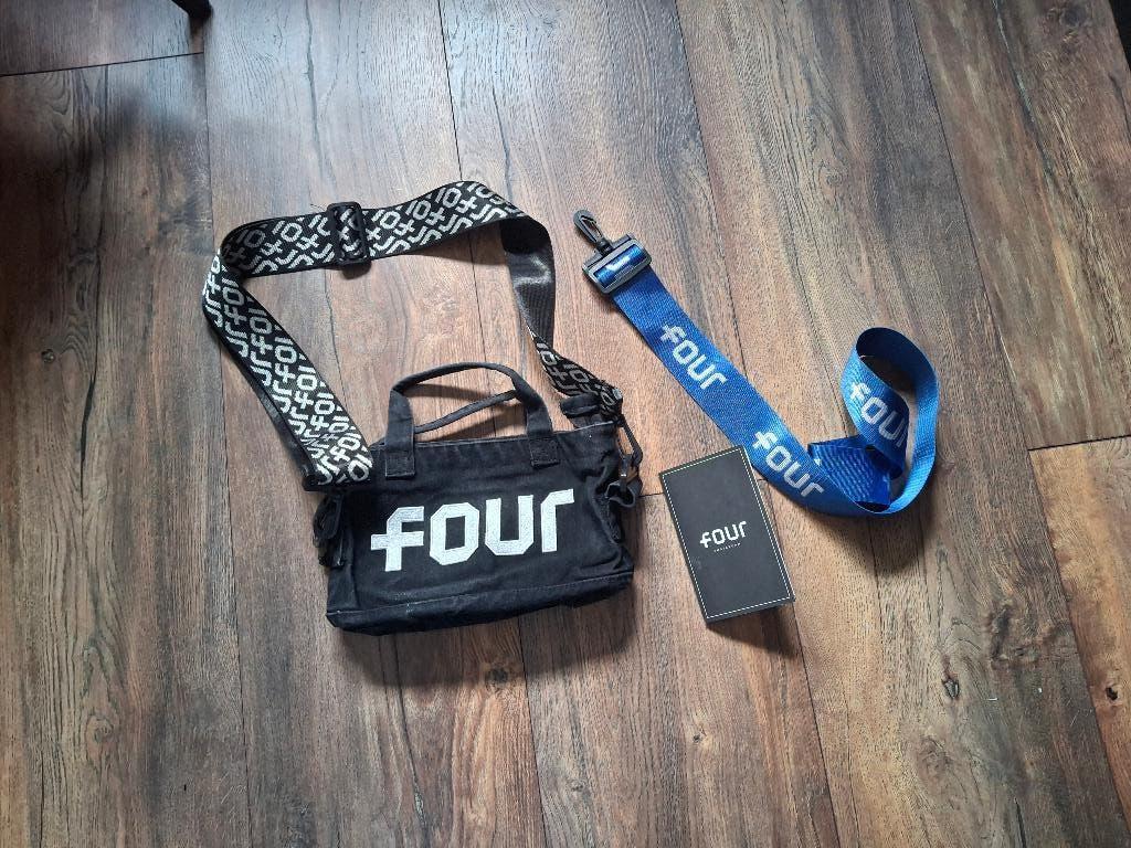 Tas van FOUR € 35,- compleet met extra band, Sieraden, Tassen en Uiterlijk, Tassen | Damestassen, Ophalen of Verzenden, Zo goed als nieuw