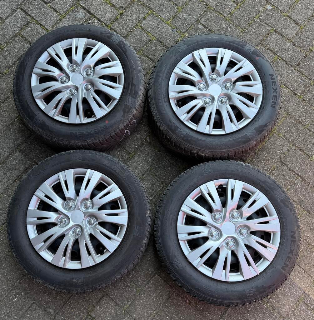 Nexen all wheater banden 175/65/14 4x98 Fiat 500 panda, Auto diversen, Ophalen of Verzenden, Zo goed als nieuw