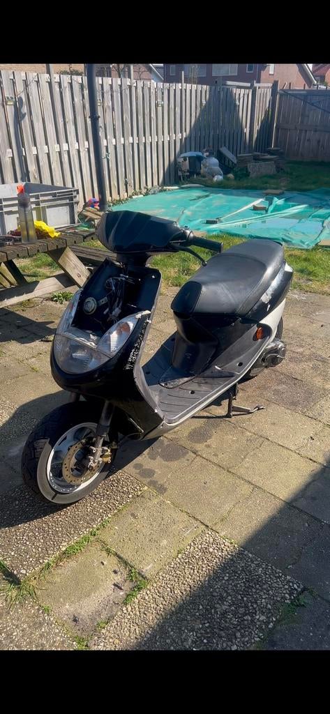 Viva city 100cc €300 nu ophalen of teruil tegen fatbike v8, Ophalen, Zo goed als nieuw, Tweetakt, Vivacity