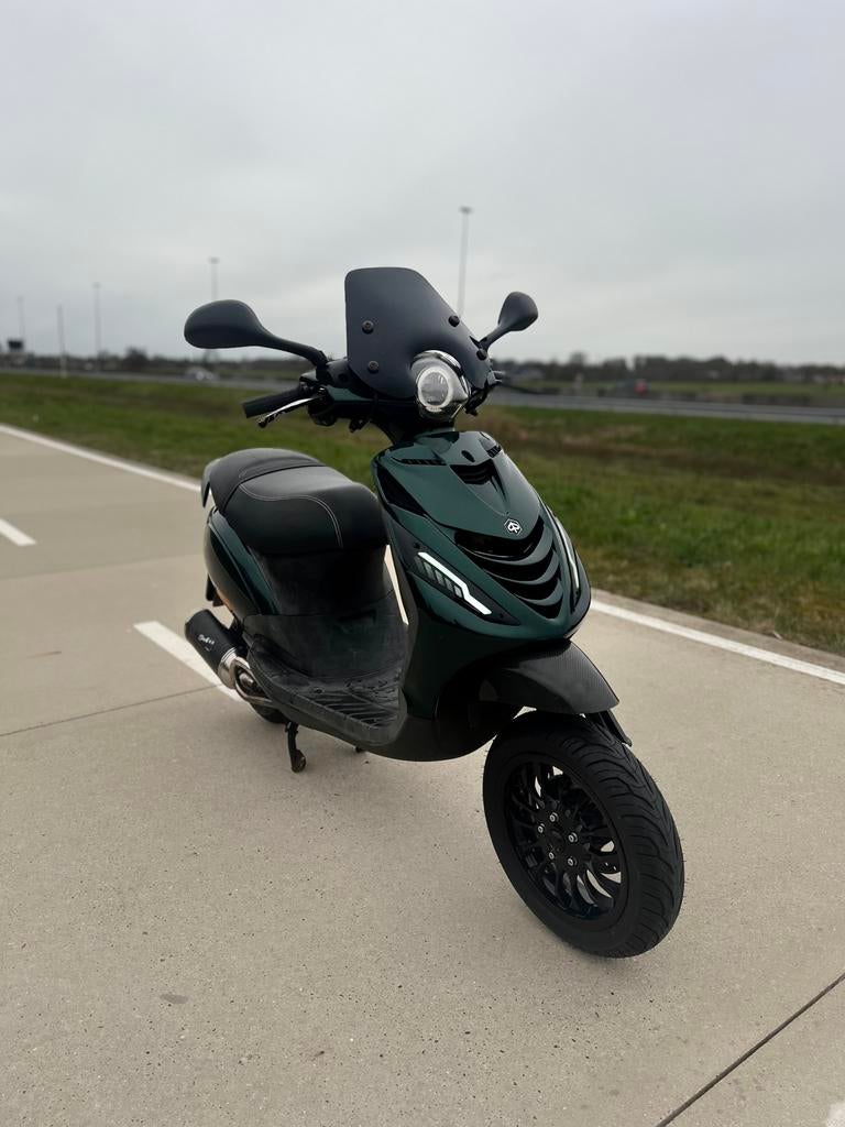 Zip sp 4t, Fietsen en Brommers, Scooters | Piaggio, Zo goed als nieuw, Zip, Benzine, Ophalen