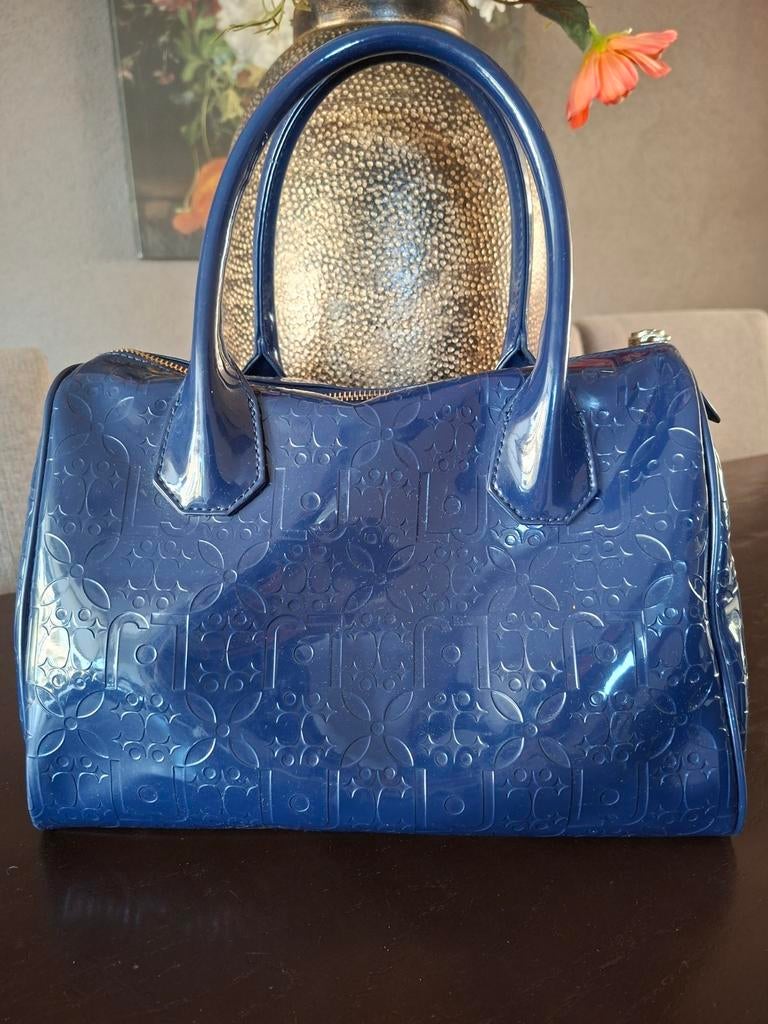Blauwe handtas van lak, liu Jo, Sieraden, Tassen en Uiterlijk, Tassen | Damestassen, Ophalen of Verzenden, Zo goed als nieuw, Blauw