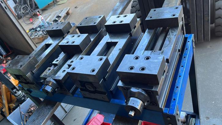 Allmatic Nc 8 hogedruk bankschroef mechanisch 4 stuks, Doe-het-zelf en Verbouw, Draaibanken, Overige typen, Ophalen of Verzenden