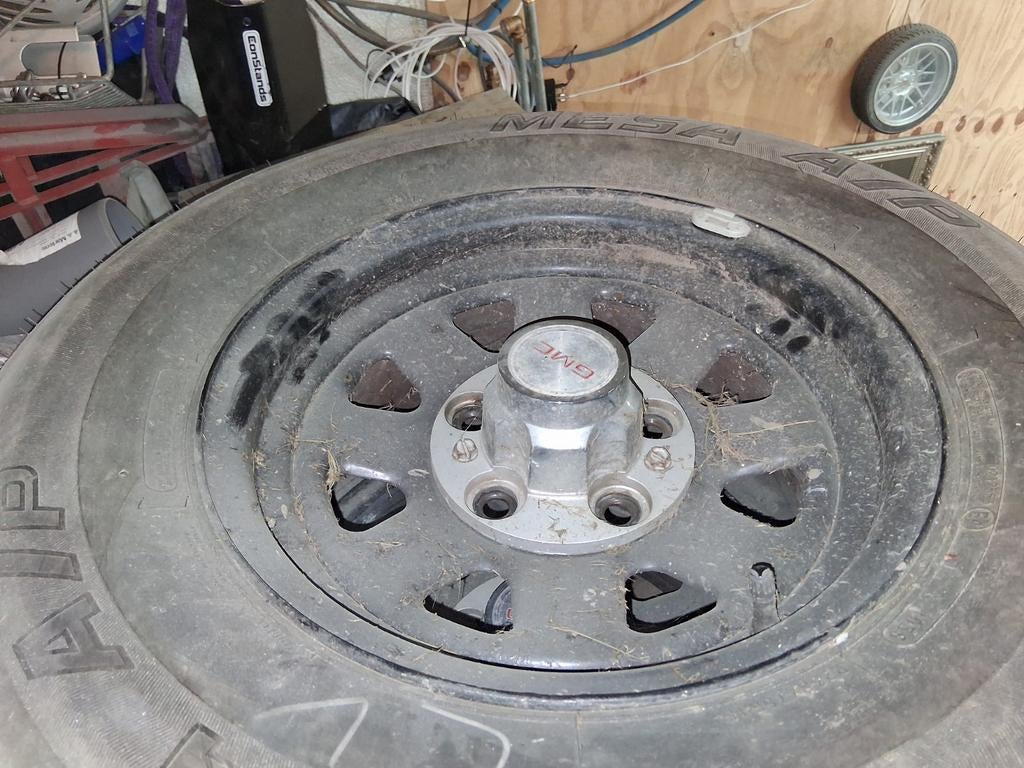 Chevy velgen met GMC naafdoppen - Kleine steek, Gebruikt, 15 inch, Banden en Velgen, Ophalen of Verzenden