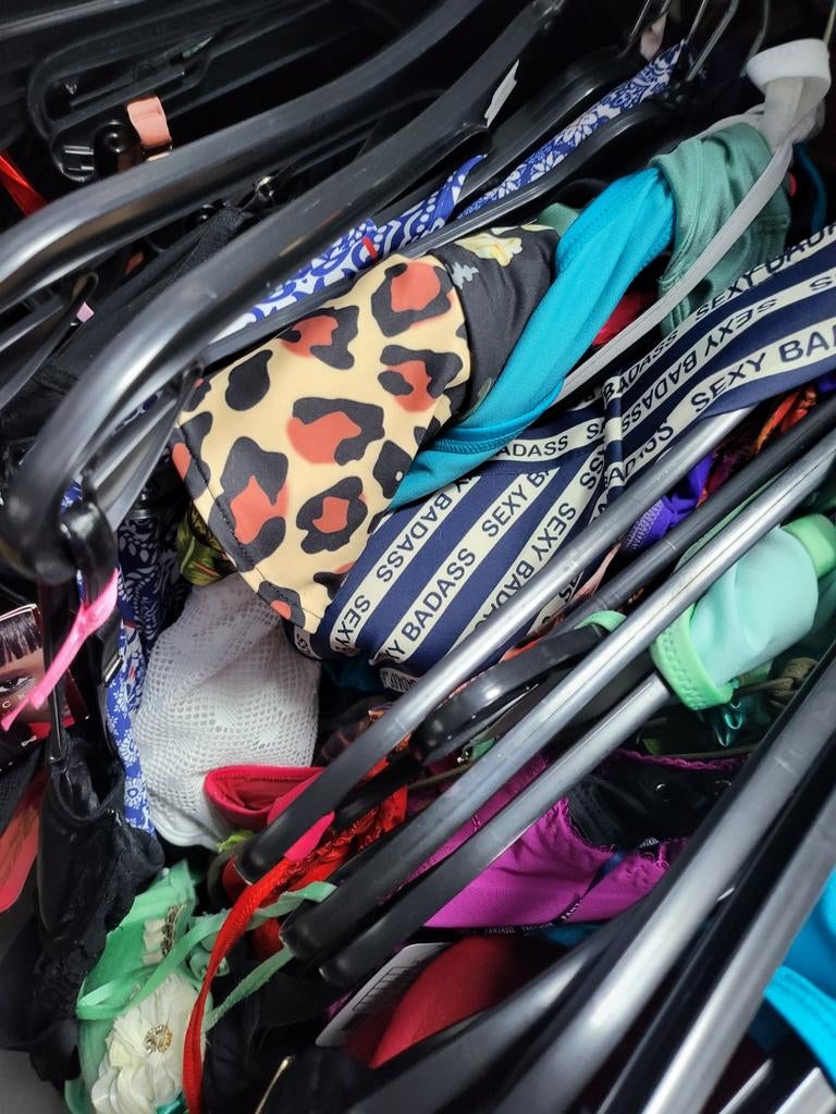 Partij lingerie bikini's badmode nieuw  zgan merk ondergoed, Ophalen of Verzenden, Overige kleuren, BH
