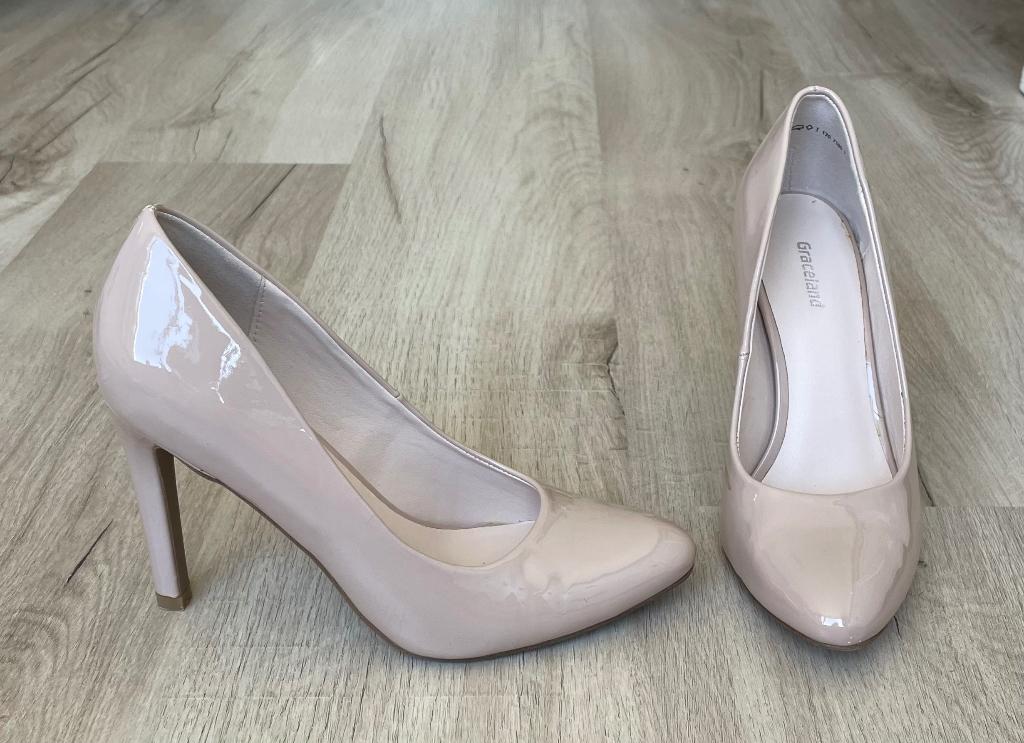 Nude pumps maat 39, Pumps, Beige, Ophalen of Verzenden, Graceland