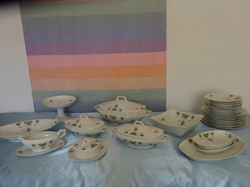 Servies  antiek     met viooltjes en madeliefjes, Antiek en Kunst, Ophalen