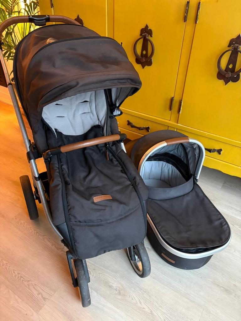 Mutsy Traveller kinderwagen inclusief voetenzak, Kinderen en Baby's, Kinderwagens en Combinaties, Gebruikt, Mutsy, Verstelbare duwstang