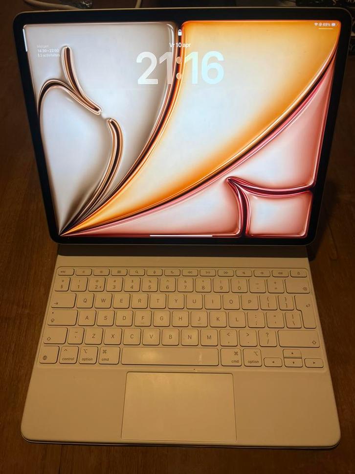 Apple iPad Air 13 inch M3/ Magic Keyboard Te Koop, Computers en Software, Apple iPads, Zo goed als nieuw, Apple iPad Air, Wi-Fi