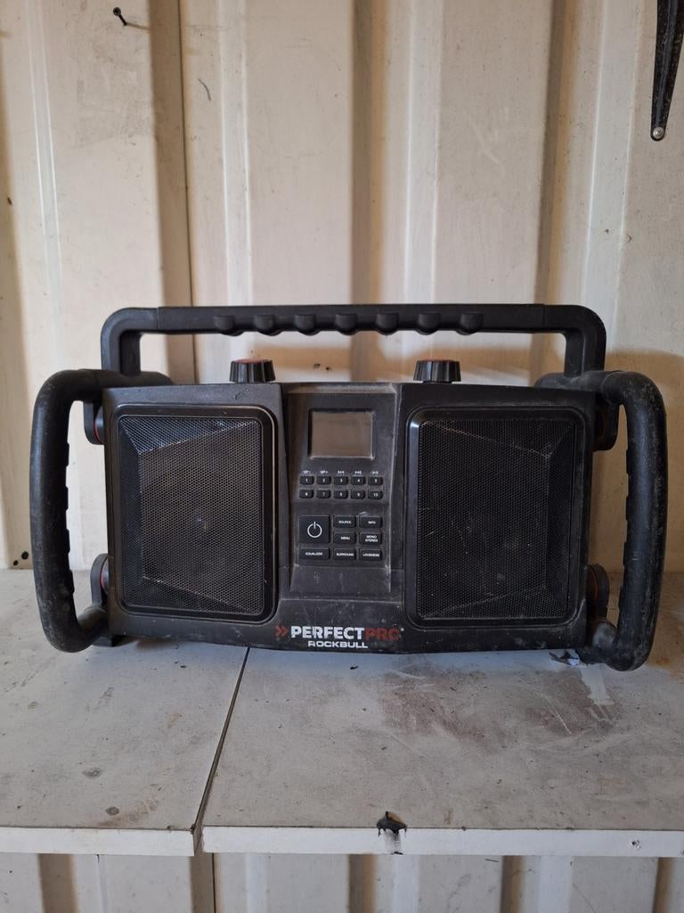 PerfectPro Rockbull bouwradio - Heeft update nodig, Ophalen of Verzenden, Niet werkend, Bouwradio