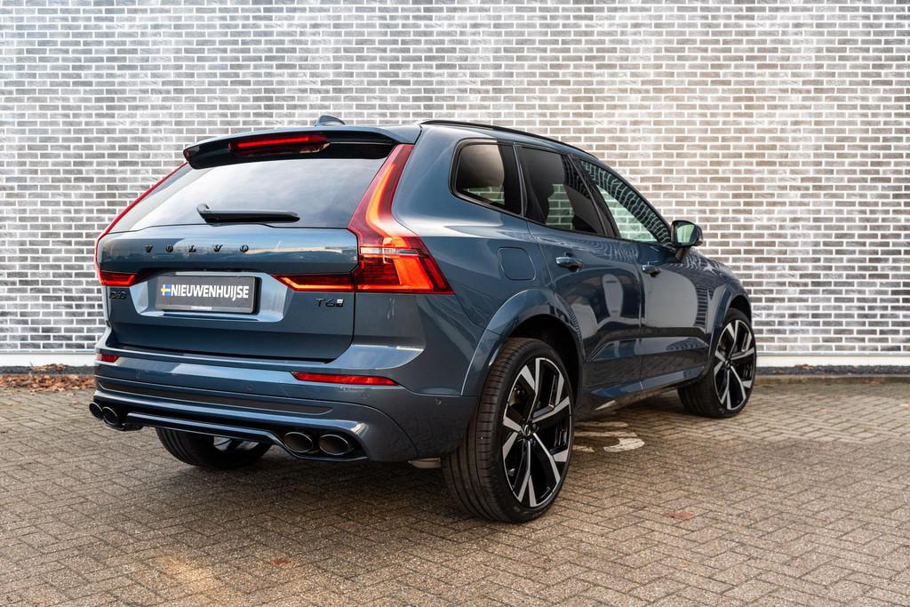 Volvo XC60 T6 Plug-in hybrid AWD Plus Black Edition | Luchtv, Auto's, Automaat, 12 maanden, Stof, Euro 6