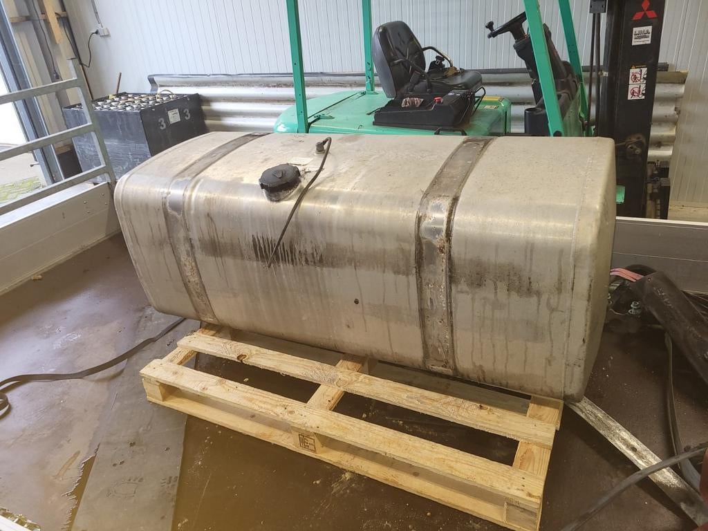 Grote aluminium brandstoftank - Gebruikt, Ophalen of Verzenden, Man tgx, Isns@jdhd.de, Nl