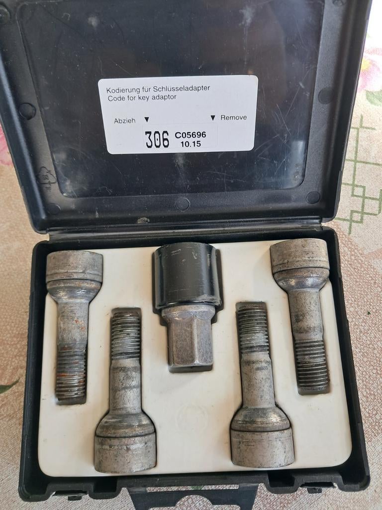 Wielbouten met slot voor Mercedes-Benz   (Gebruikt), Auto diversen, Ophalen of Verzenden, Gebruikt