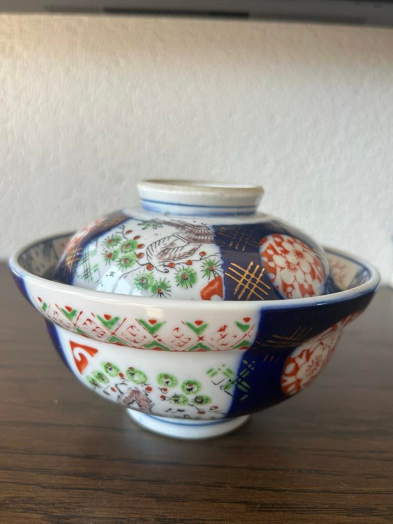 Antieke Japanse Imari Rijstkom met Deksel - Handgeschilderd, Antiek en Kunst, Antiek | Porselein, Ophalen of Verzenden