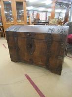 Oer 11776 18e eeuwse eiken bolle kist met ijzeren banden, Ophalen