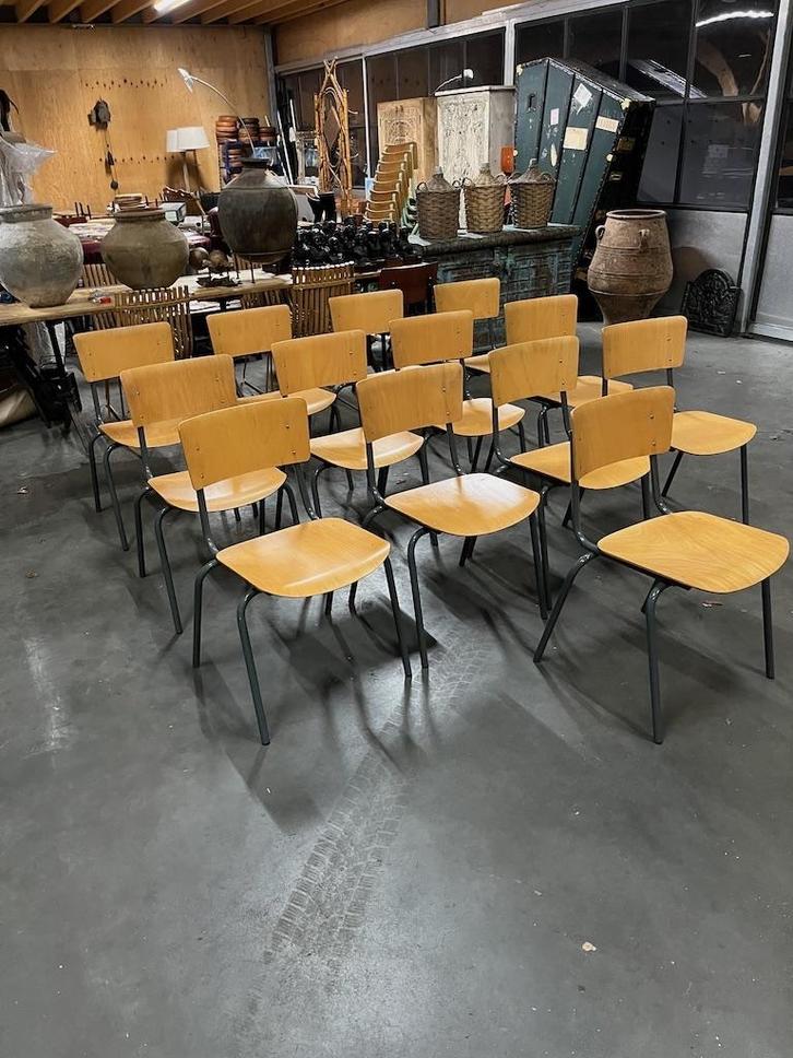 13 Industriele/Vintage Stoelen/Schoolstoelen, Huis en Inrichting, Stoelen, Gebruikt, Vijf, Zes of meer stoelen, Hout, Metaal, Overige kleuren