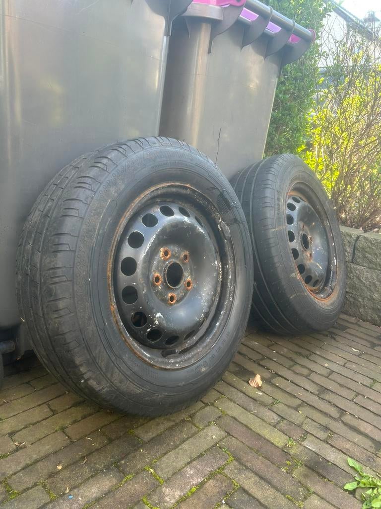 Zomerbanden 195/65 15, Ophalen, Zo goed als nieuw