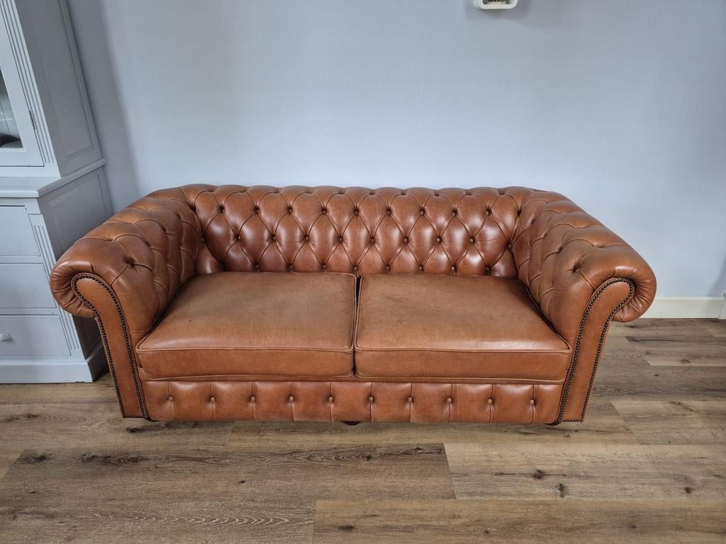 Chesterfield Sandhurst 3 zits rundleder cognac kleur, Ophalen, Driepersoons, Rechte bank, Leer