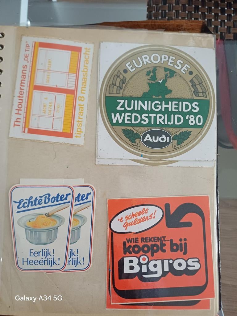 Oude stickers, Ophalen